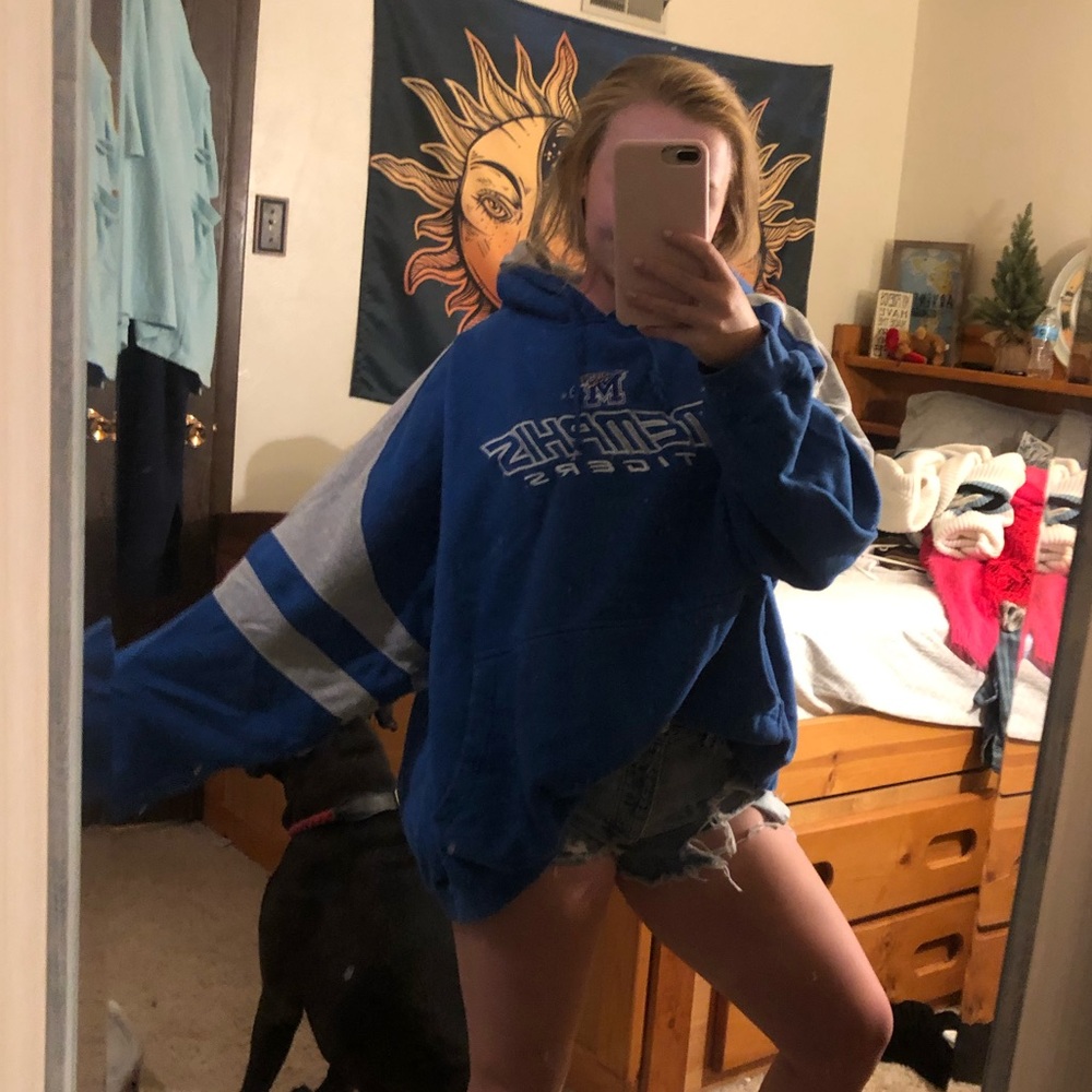 MEMPHIS TIGERS LARGE VINTAGE HOODIE